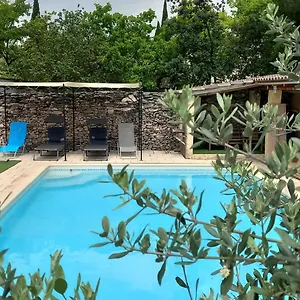 Hébergement de vacances Maison En Provence Avec Jardin Ombragée Et Piscine, LʼIsle-sur-la-Sorgue